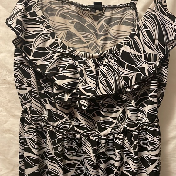 Cute silky dress - Picture 3 of 4